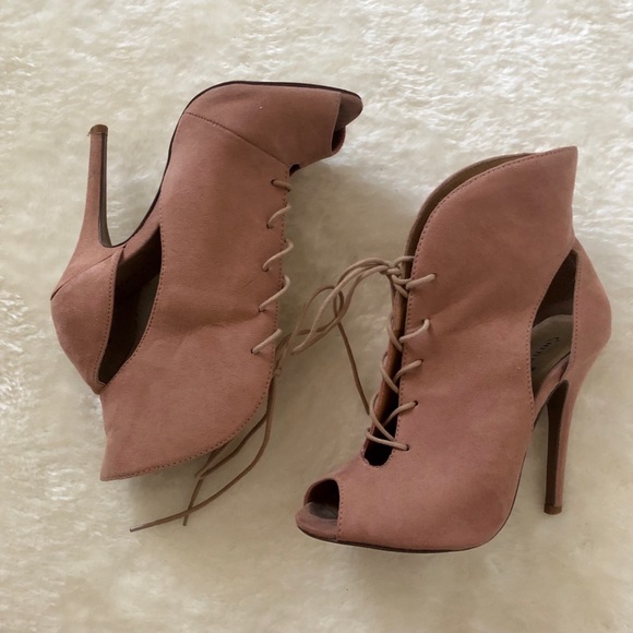 Blush Peep Toe Chinese Laundry Heels - Picture 2 of 3